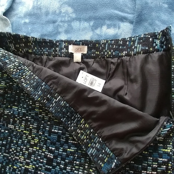 Beautiful Pattern Skirt - Picture 4 of 8